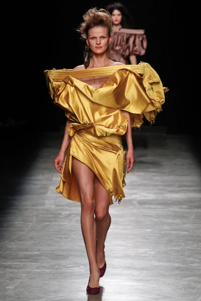 Look 57